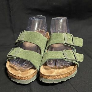 Birkenstock Suede Leather size 38 regular 
Olive green color EC.